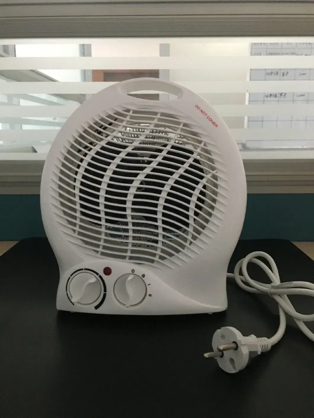 Quạt Sưởi Cá Nhân 500-Watt - Lựa Chọn Hoàn Hảo Cho Sưởi Ấm Tại Nơi Làm Việc và Gia Đình hình ảnh 13-description