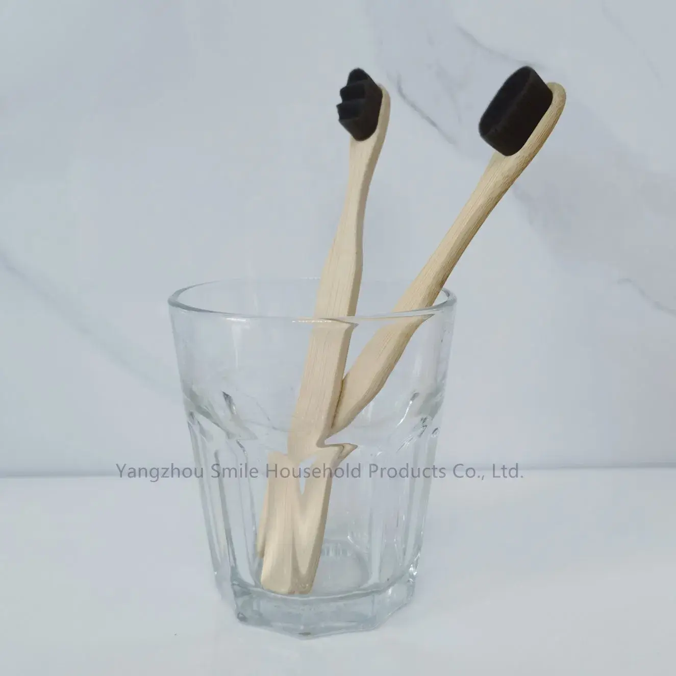 Bàn chải đánh răng tre mềm, phù hợp với môi trường và được chứng nhận FDA