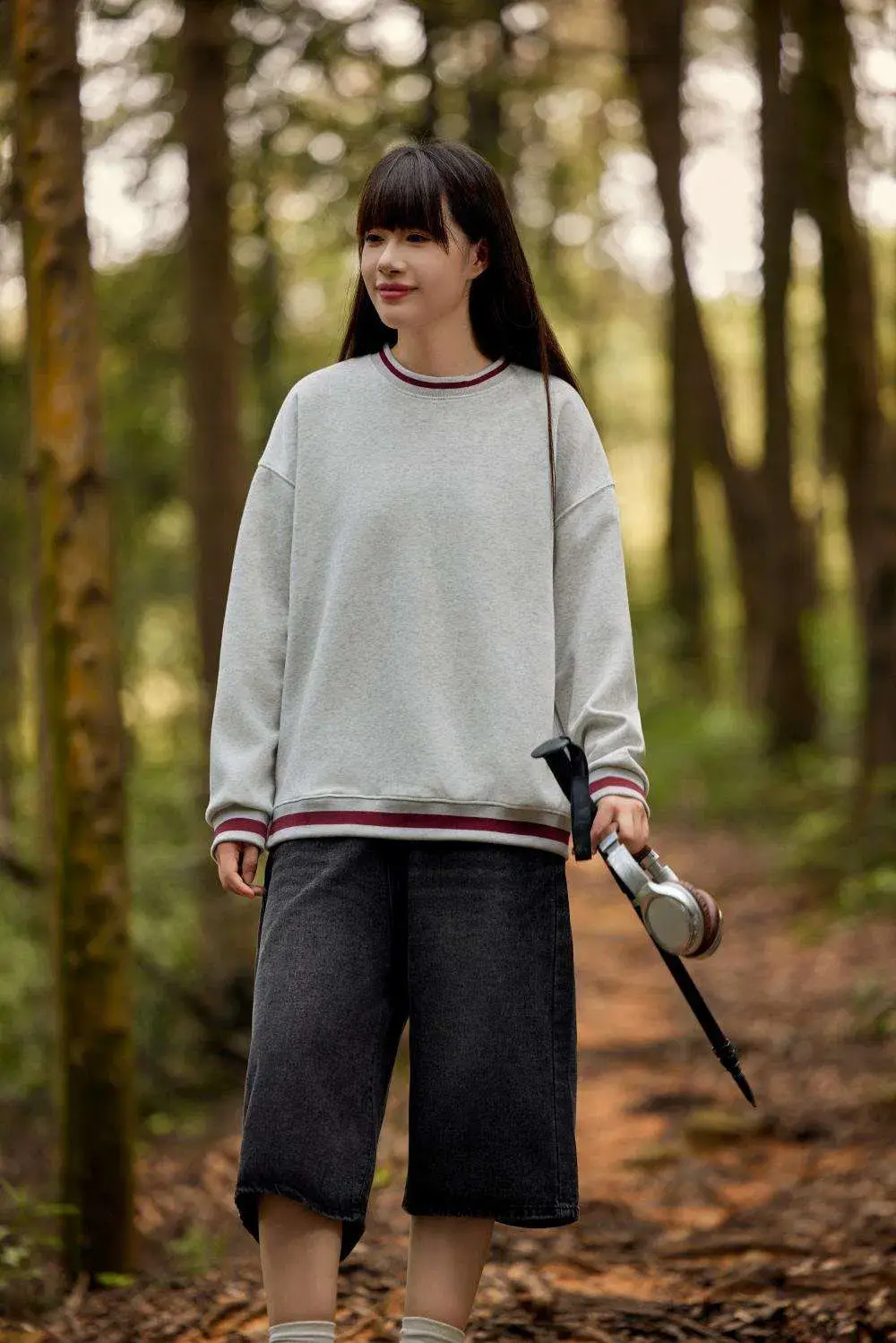 Áo hoodie nữ thể thao dài tay - Sự lựa chọn thời trang với hình logo độc đáo