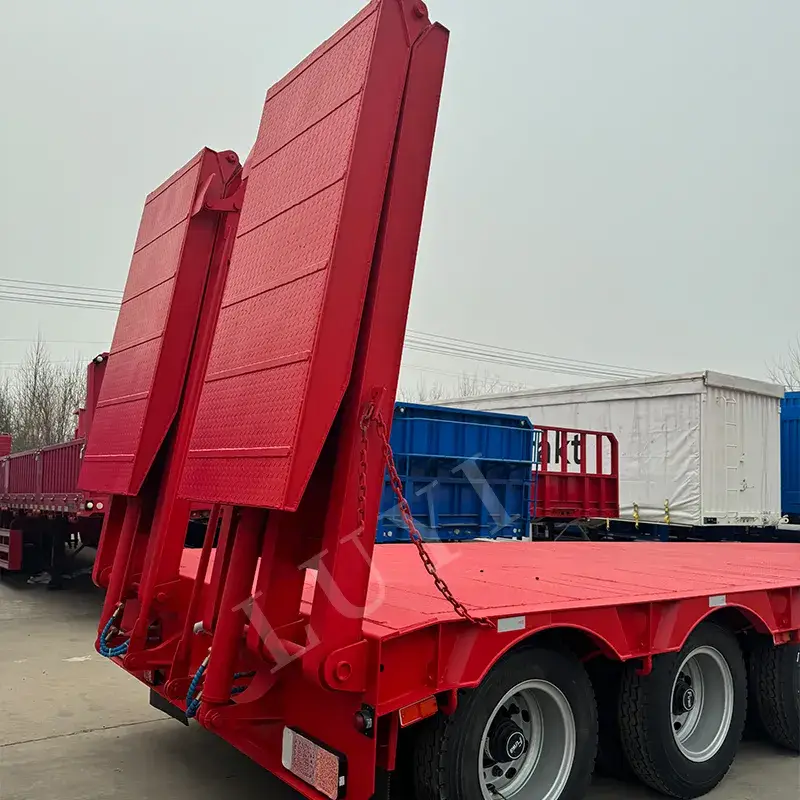 Xe moóc thấp: Lựa chọn hàng đầu cho vận chuyển máy móc nặng