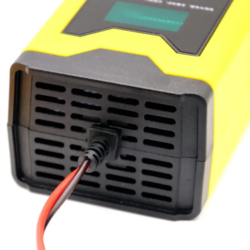 Ai cũng muốn có Sạc ô tô thông minh Beiqiang với màn hình LCD 12V6a