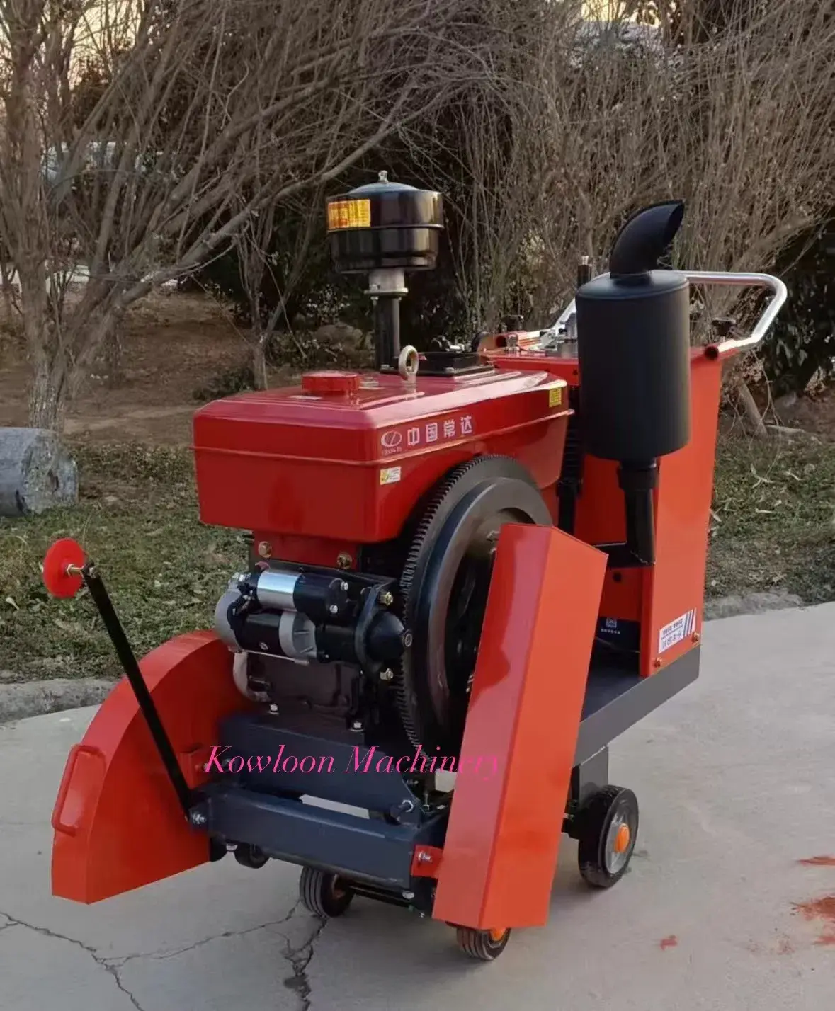 Máy cắt bê tông chạy bằng động cơ diesel/xăng với hiệu suất vượt trội