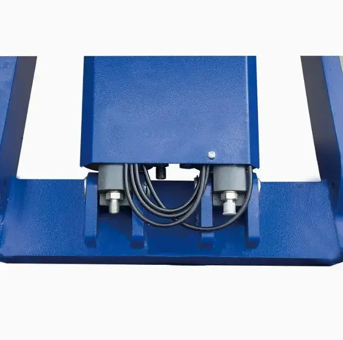 Thang nâng kéo di động tiện lợi cho việc tiếp cận phương tiện