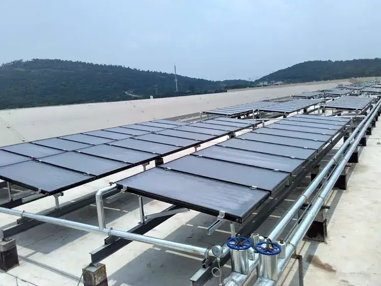 Lựa chọn hệ thống nước nóng tiết kiệm năng lượng với sự kết hợp của năng lượng mặt trời và bơm nhiệt