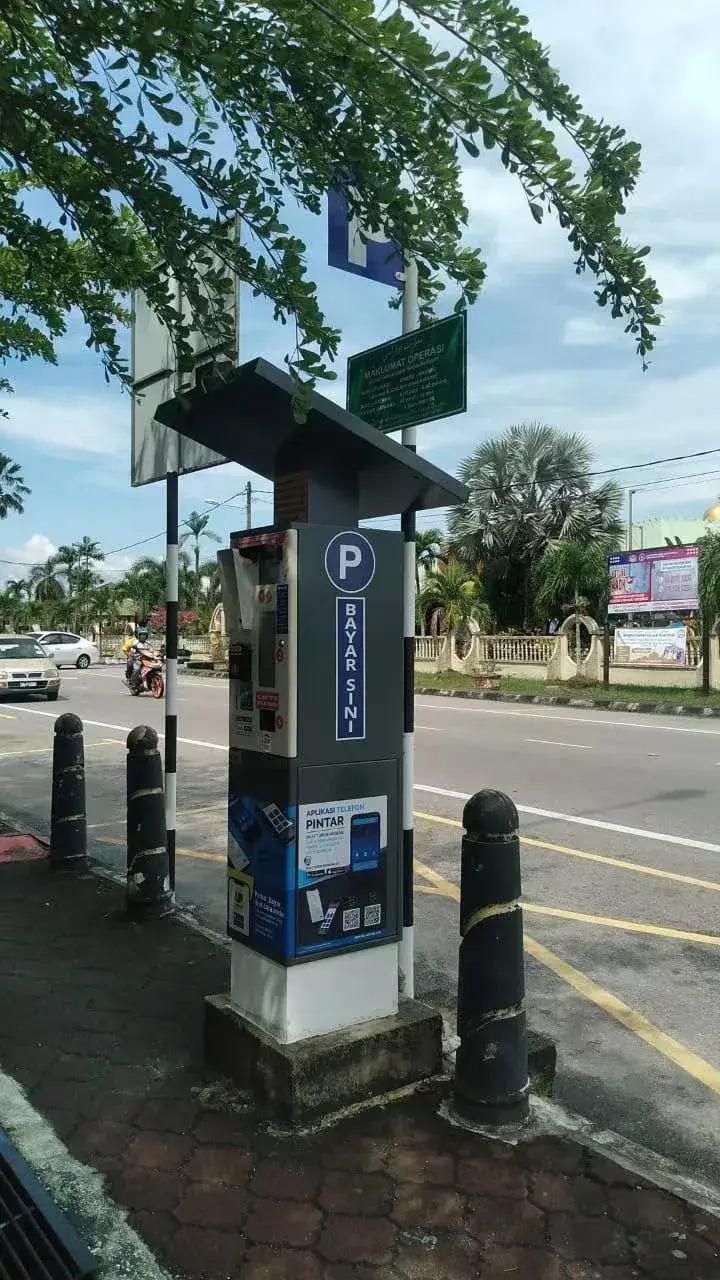 Giải pháp đỗ xe thu phí ngoài trời với thông tin thời gian hiển thị