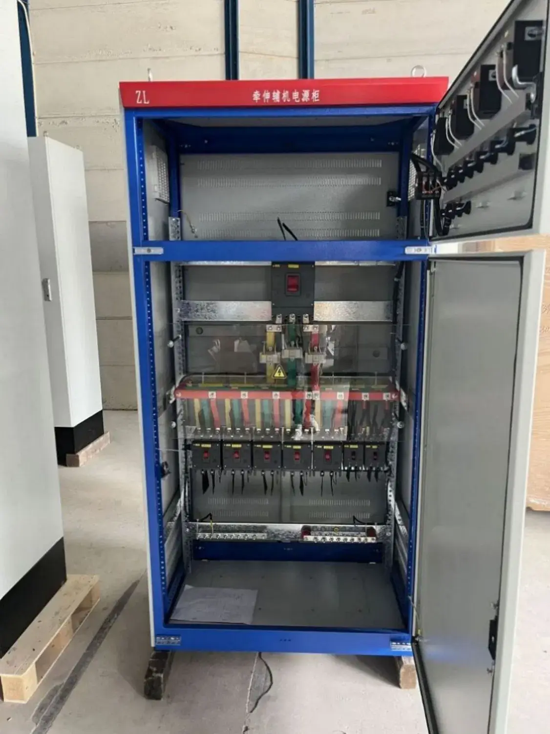 Giới thiệu bảng điều khiển tủ phân phối điện phụ trợ Gzy: Công nghệ hiện đại, tiết kiệm không gian