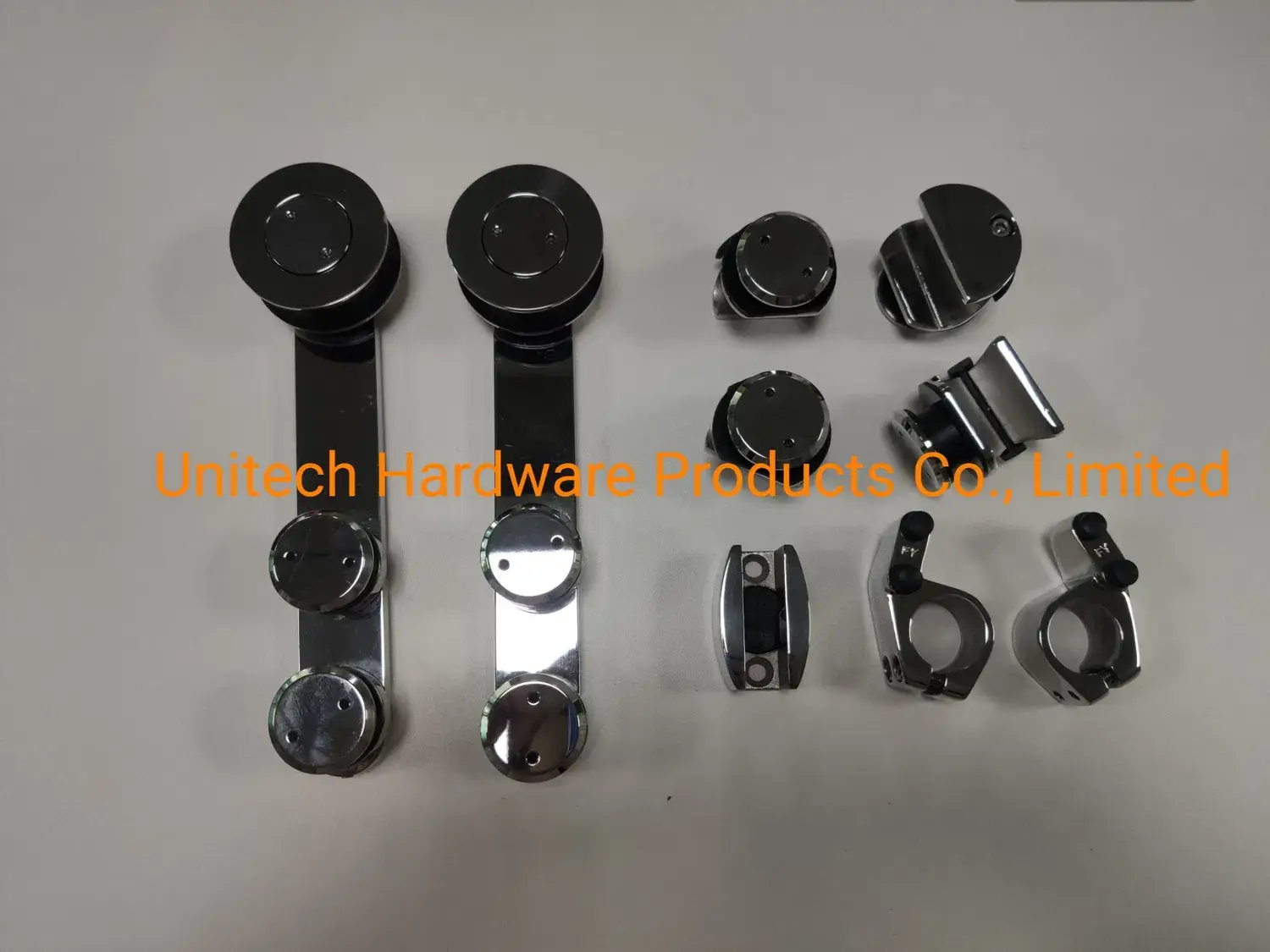Bộ bánh xe trượt cửa kính làm từ thép không gỉ và phụ kiện đi kèm cho cửa kính