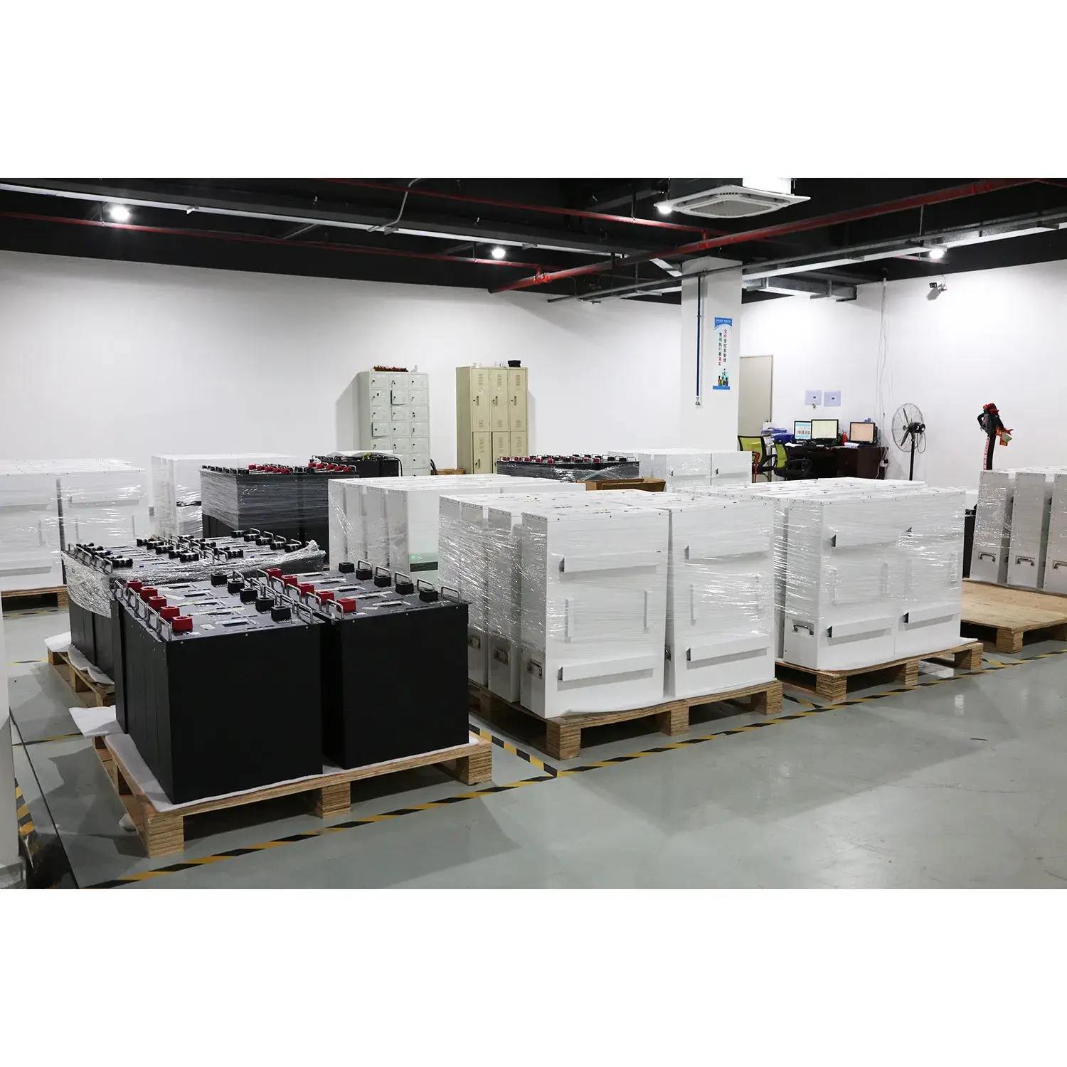 Pin mặt trời Lithium công nghiệp và thương mại 48V, phù hợp cho các ứng dụng năng lượng mặt trời dân cư