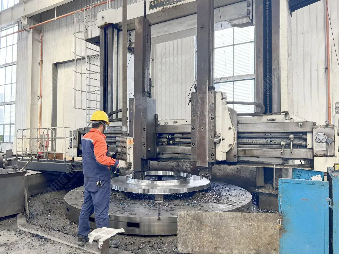 Bột quặng nhôm 8tph: Giải pháp máy nghiền bột hiệu quả với máy nghiền đôi Fly và máy nghiền Raymond cho nguyên liệu diatomite