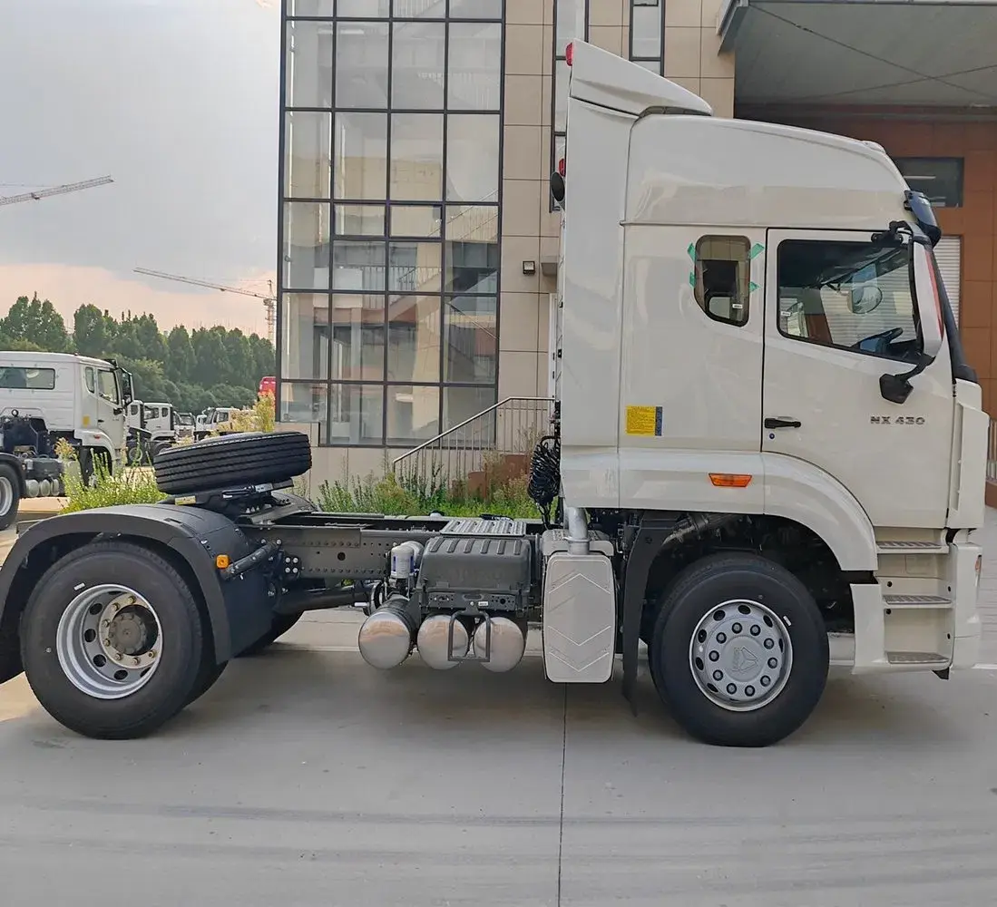Xe tải kéo Sinotruk HOWO Nx 4X2 7 lốp 400/430HP Euro2 chuyên dụng cho đường xấu