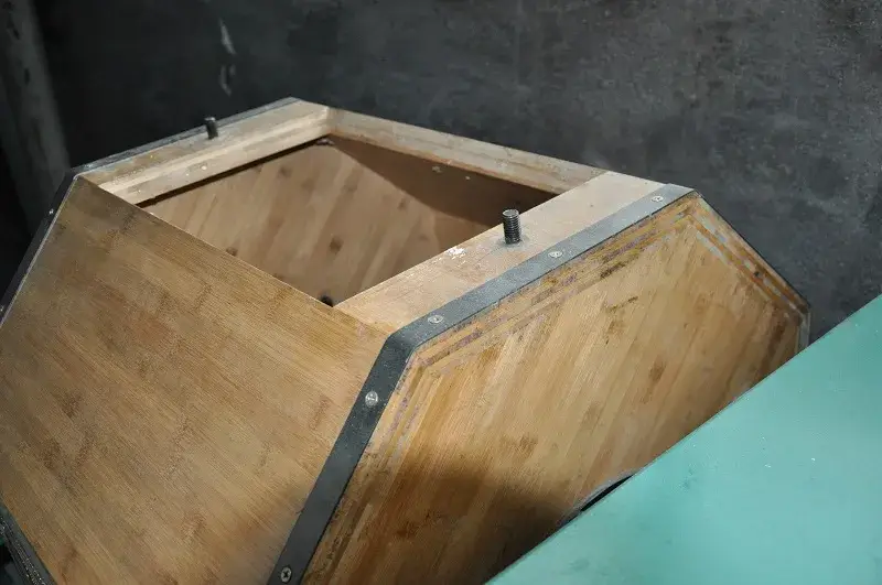 Máy đánh bóng tự động dạng thùng – Giải pháp hiệu quả cho việc làm sạch và bảo dưỡng
