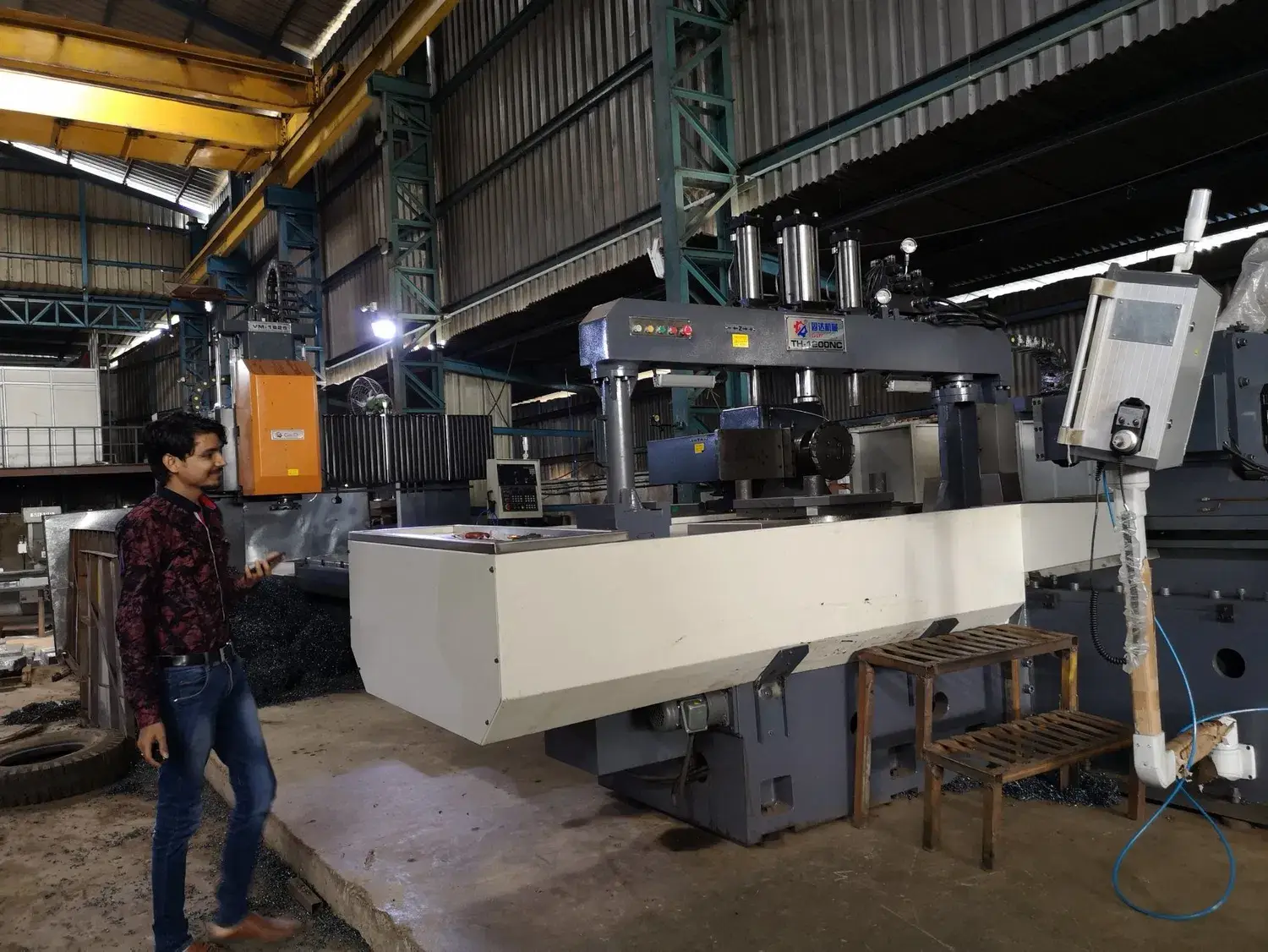 Giải pháp gia công CNC của nhà sản xuất vàng Trung Quốc cho máy tiện kim loại