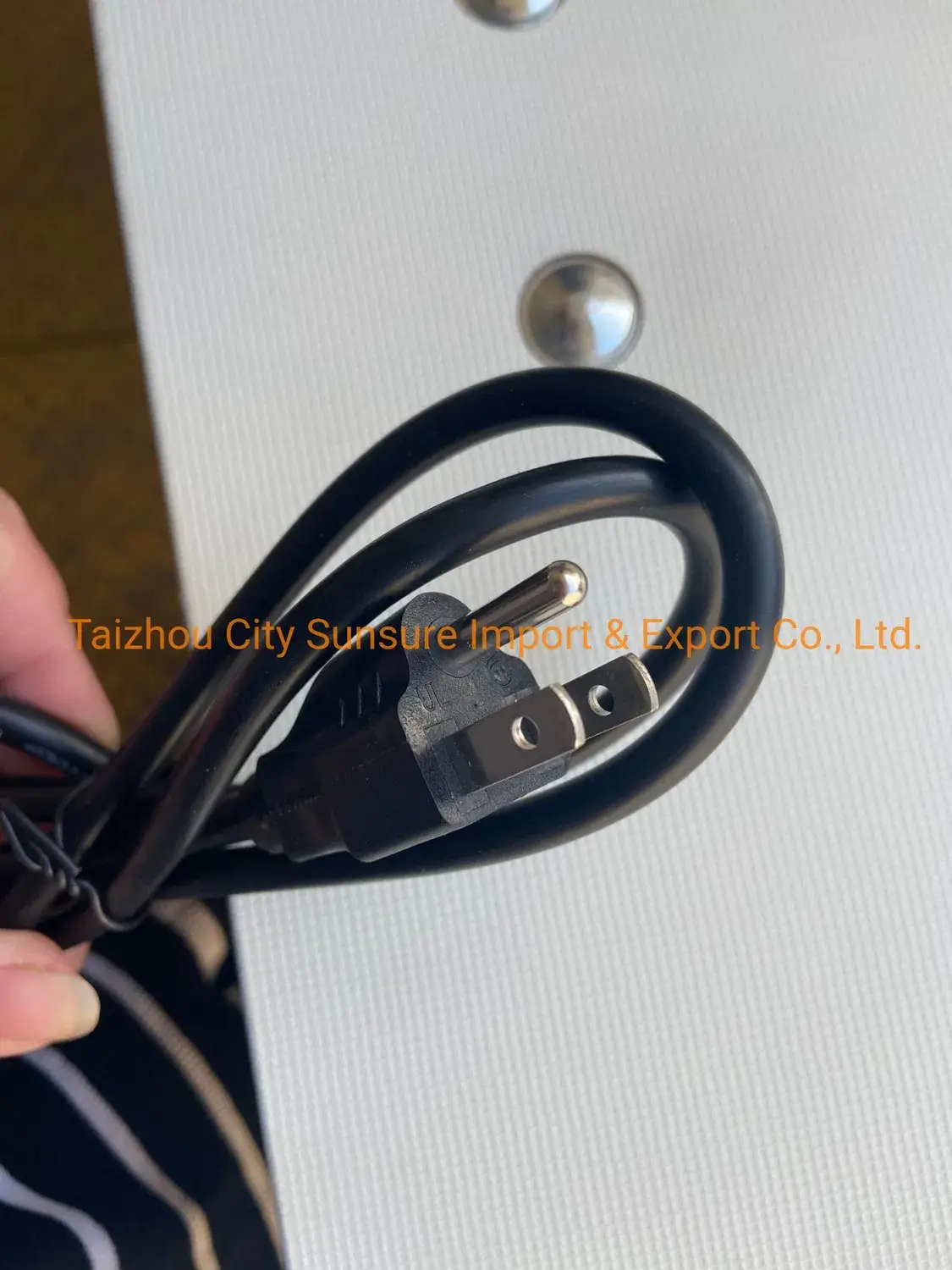 Máy may lỗ nút tự động điều khiển thông qua máy tính Ss-9830 - Tăng tốc độ sản xuất