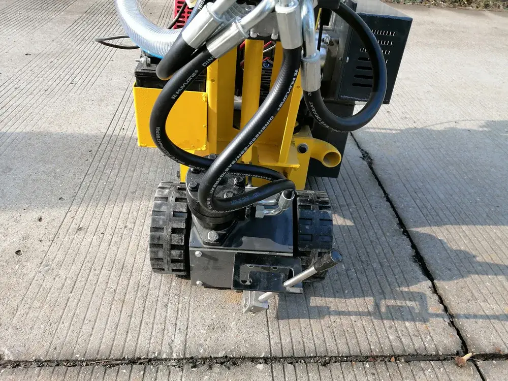Máy gỡ kẻ đường nóng chảy tự động với lưỡi dao chất liệu hợp kim