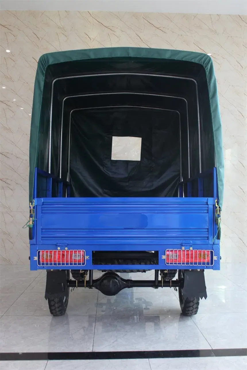 Xe ba bánh vận chuyển hàng hóa và hành khách sử dụng hệ thống làm mát bằng không khí mới