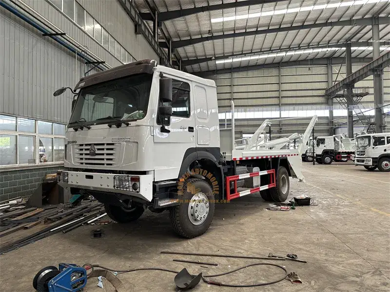 Xe tải rác Sinotruk HOWO 4X4 10 tấn - 8 tấn: Sự lựa chọn hoàn hảo