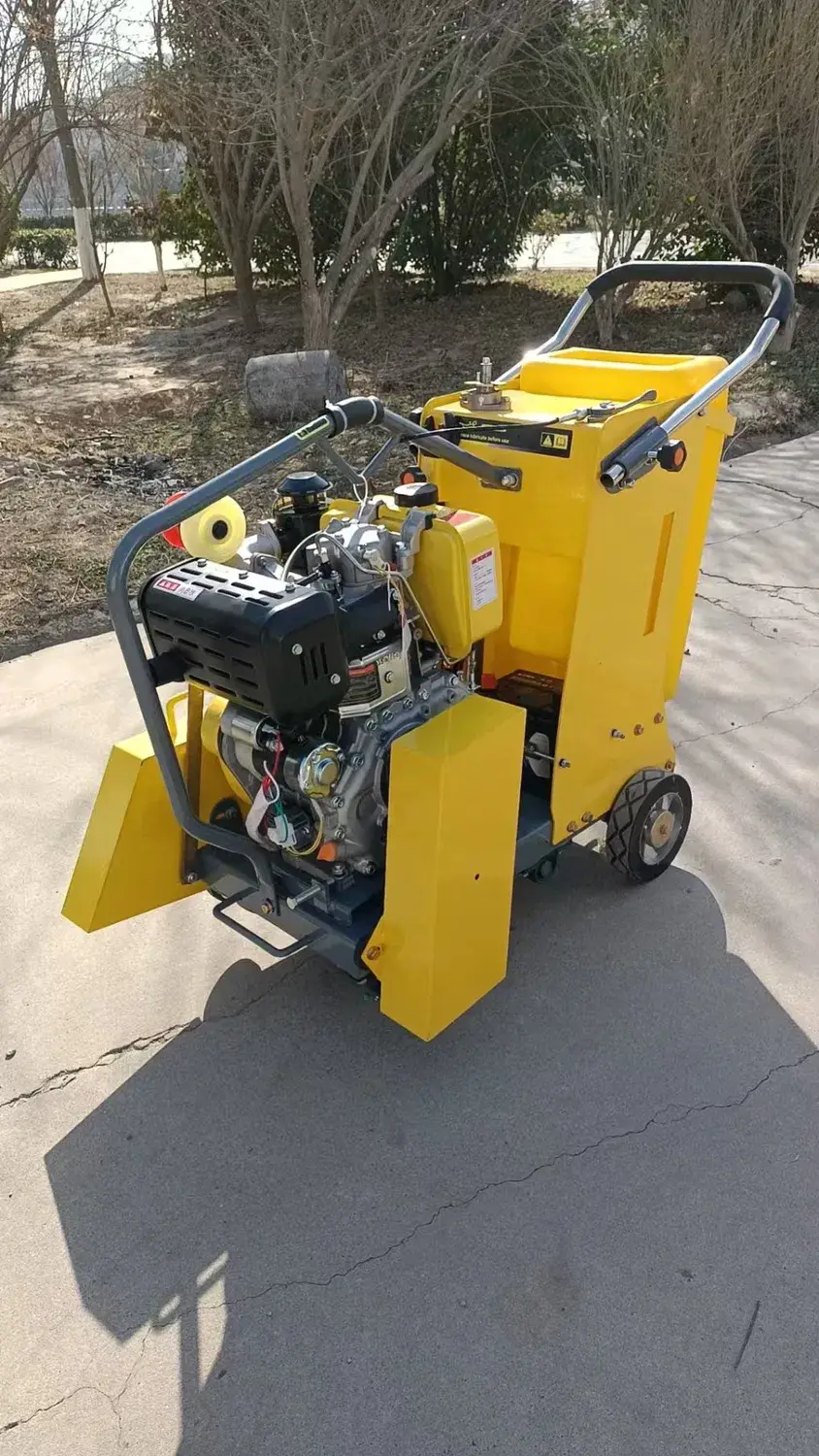 Máy cắt bê tông chạy bằng động cơ diesel/xăng với hiệu suất vượt trội