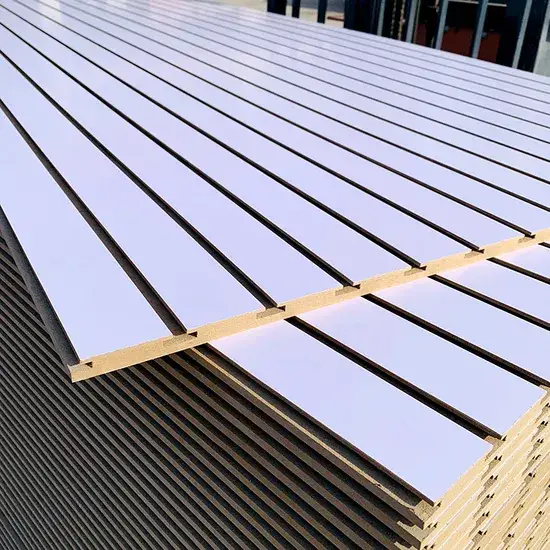 Bảng Slatwall Trang trí 15mm, 18mm, 20mm cho Trưng bày Cửa hàng