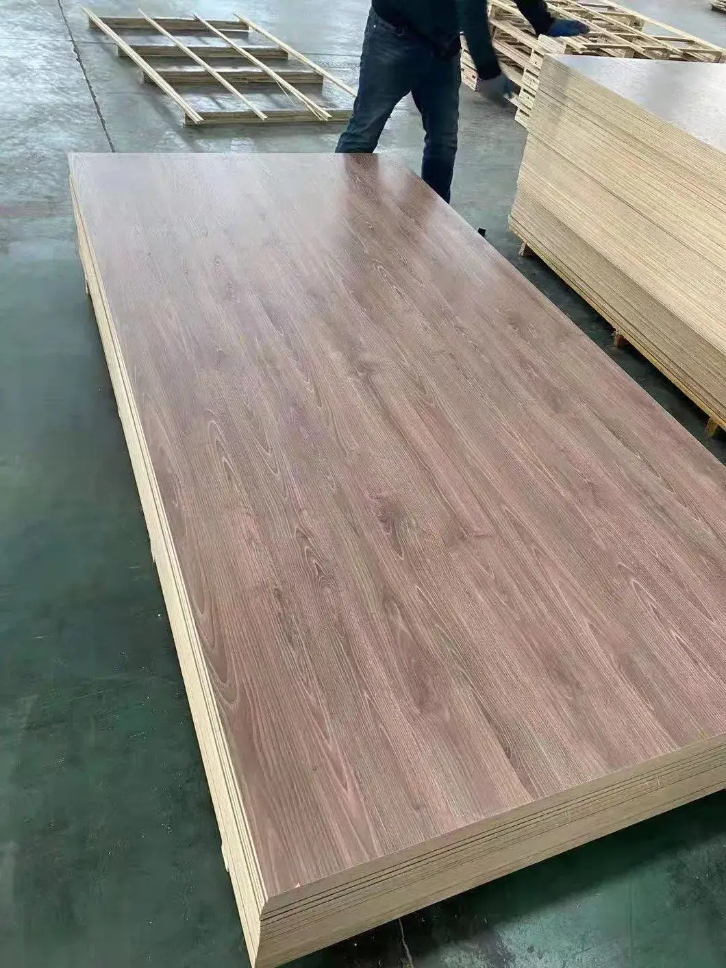 Bán buôn bảng ván ép chống nước 15mm 18mm với keo melamine từ gỗ poplar E0 E1 E2 hình ảnh 31-description
