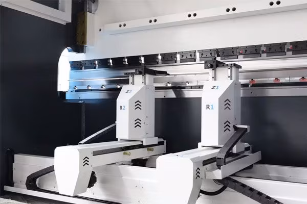 Máy Bẻ Tôn Thủy Lực CNC 200ton và Máy Ép Kim Loại với Hệ Thống Delem Da53t/58t/66t/69t hình ảnh 16-description