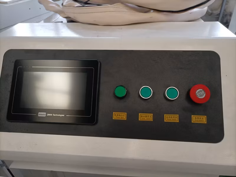 Máy làm sạch bằng laser cầm tay: Tẩy sơn, kim loại, gỉ sét hiệu quả cao hình ảnh 16-description
