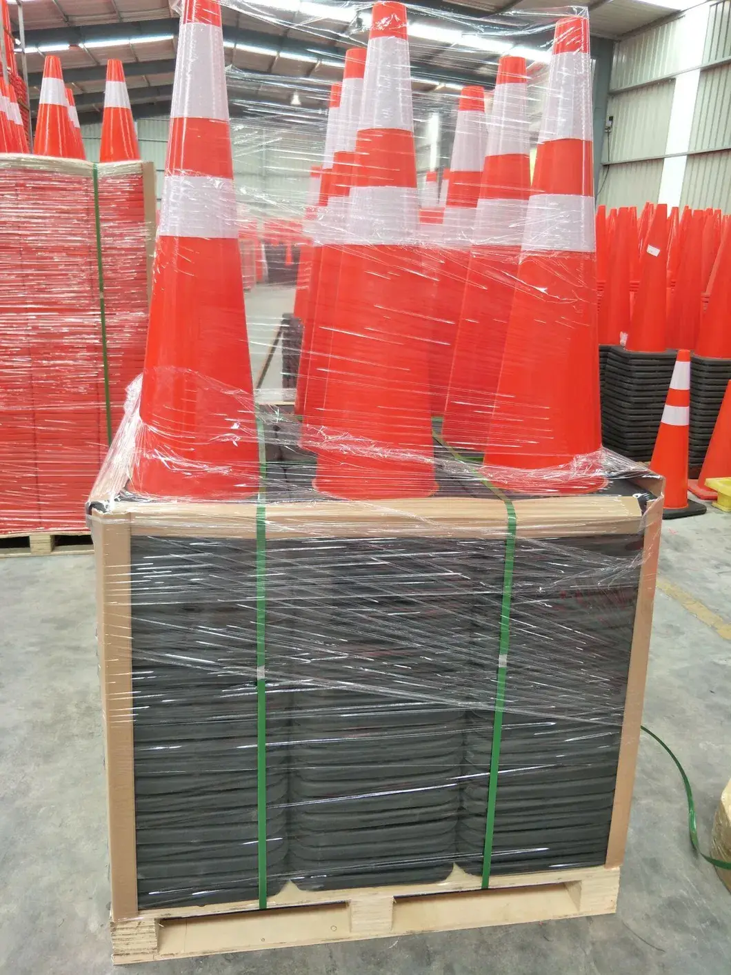 Côn giao thông PVC an toàn 18 28 36 mềm dẻo với đế cao su màu đen hình ảnh 18-description