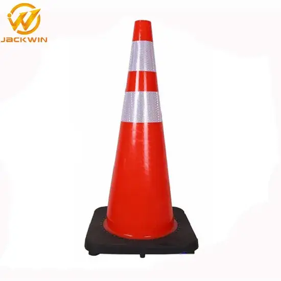 Côn giao thông PVC an toàn 18 28 36 mềm dẻo với đế cao su màu đen