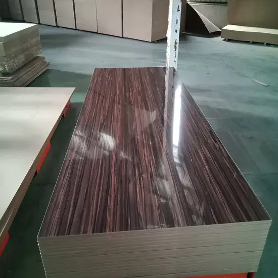 Bảng MDF Melamine Gỗ Chipboard 18mm Tráng Bóng Trắng UV, Phù Hợp Cho Trang Trí Nội Thất