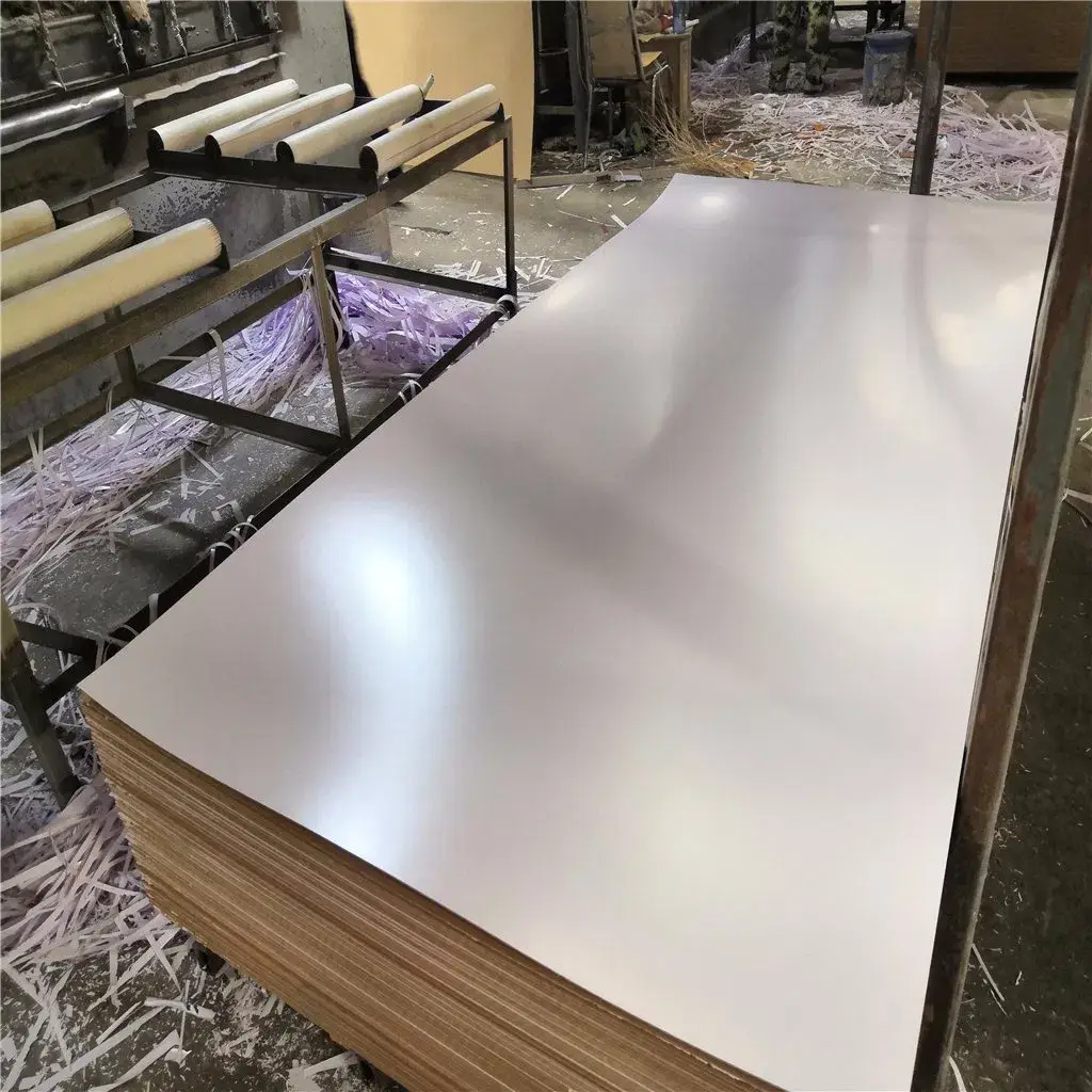 Bảng MDF Melamine Gỗ Chipboard 18mm Tráng Bóng Trắng UV, Phù Hợp Cho Trang Trí Nội Thất