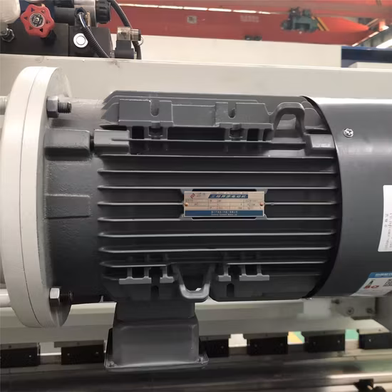 Máy Bẻ Tôn Thủy Lực CNC 200ton và Máy Ép Kim Loại với Hệ Thống Delem Da53t/58t/66t/69t