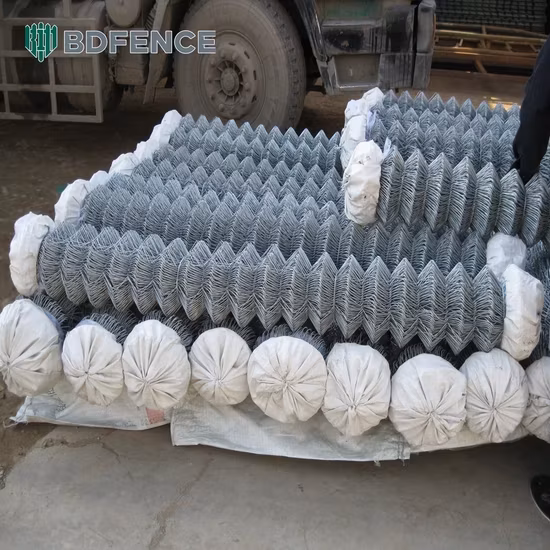 Lưới hàng rào kim loại hình vuông dệt lưới kim cương Cyclone - Sự lựa chọn hoàn hảo cho không gian của bạn
