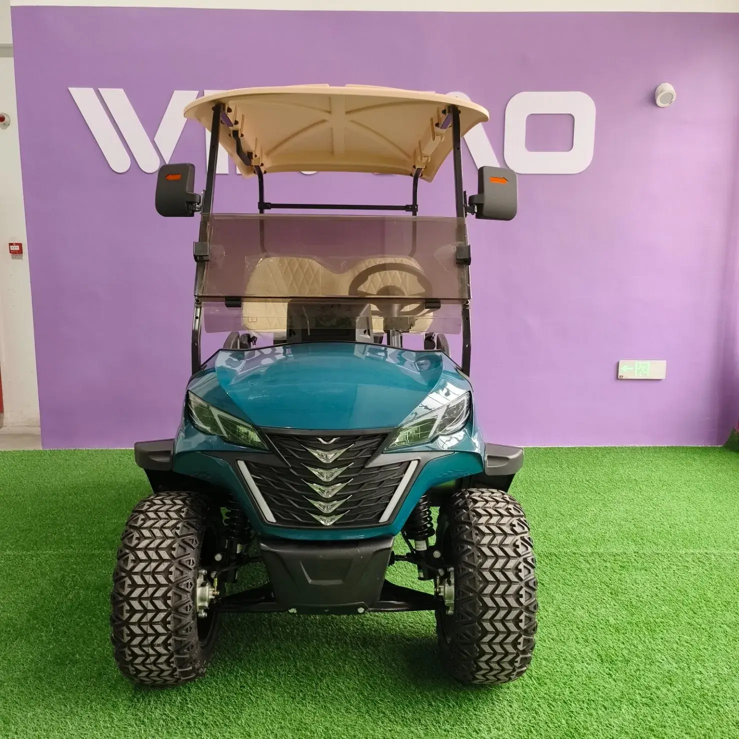 Xe điện golf cart 4 chỗ ngồi, phù hợp với quy định giao thông đường phố