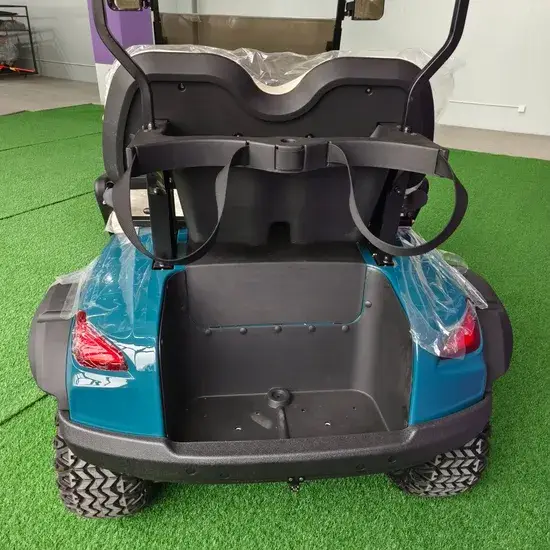 Xe điện golf cart 4 chỗ ngồi, phù hợp với quy định giao thông đường phố