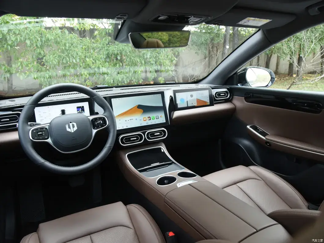Sedan điện Leapmotor C01 phiên bản mới 2023, 630 Km khoảng cách, trải nghiệm thoải mái hình ảnh 15-description