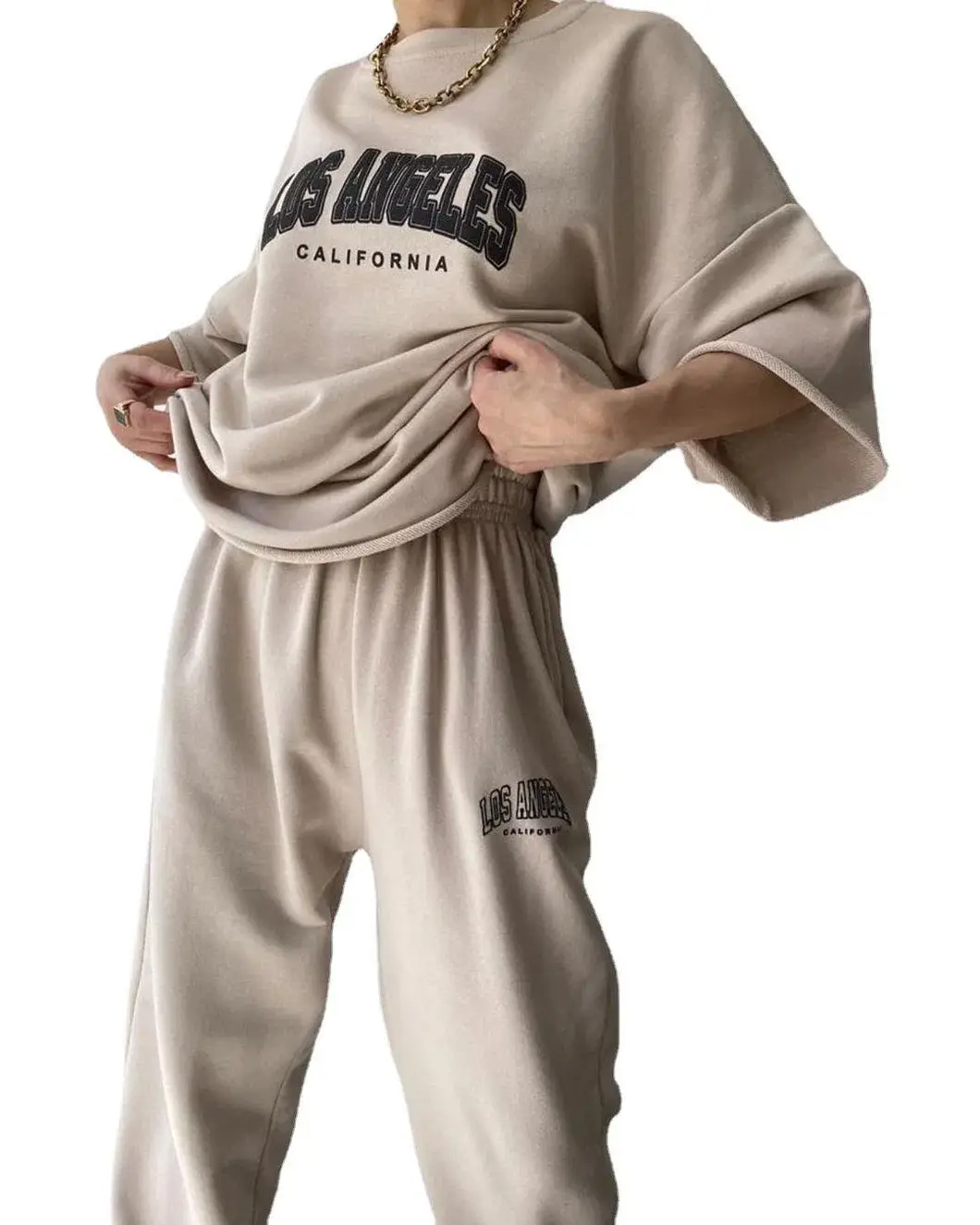 Bộ in chữ mùa hè 2024 cho phụ nữ: Áo hoodie có logo tùy chỉnh và quần jogger đồng bộ hình ảnh 14-description