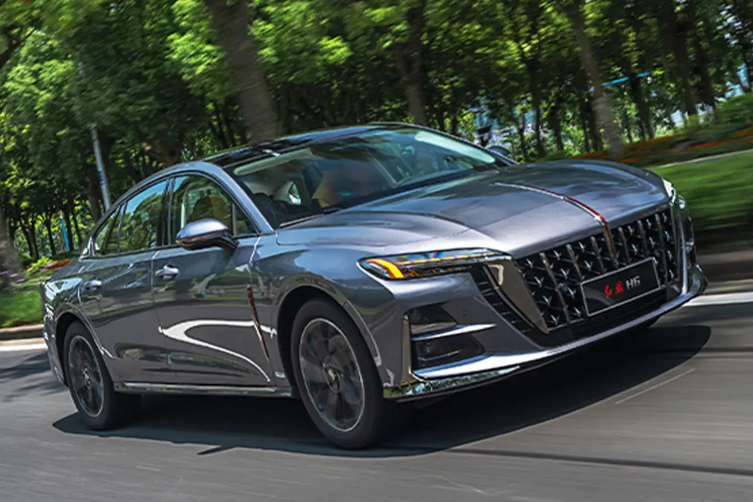 FAW Hongqi H6 - Xe Nhiên Liệu 2.0t 224HP L4 - Mẫu Xe Ô Tô Xăng Người Lớn 2025
