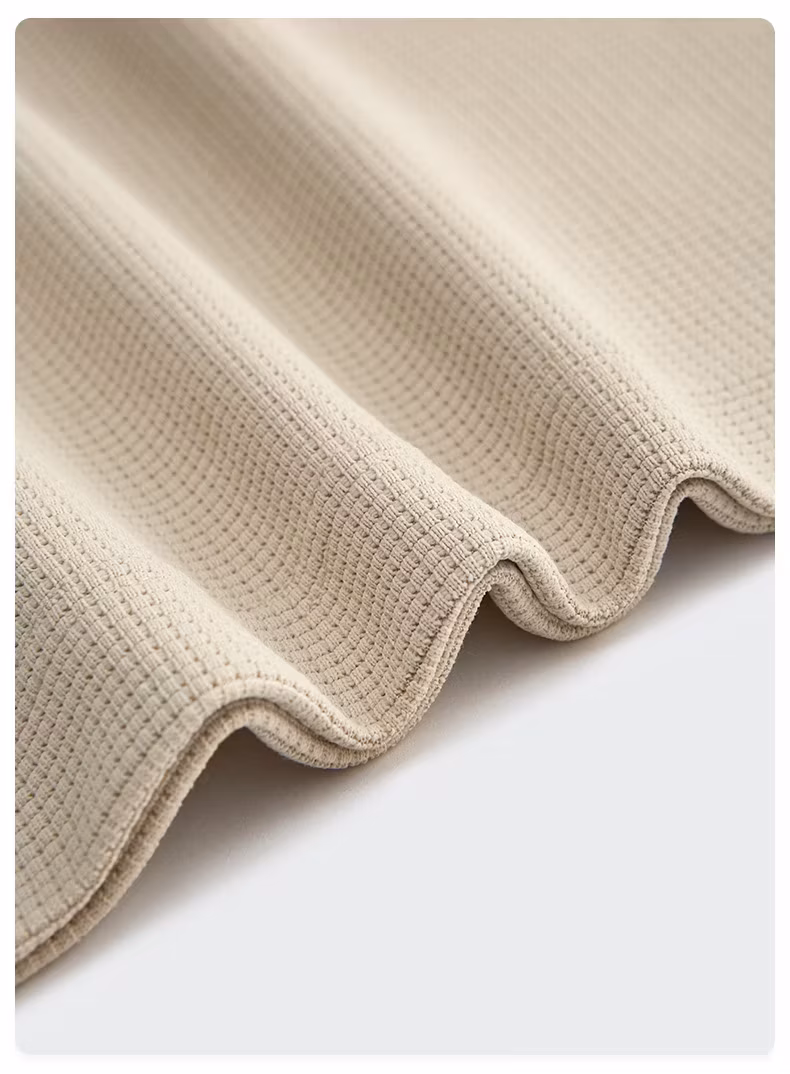Áo gile nam chất liệu polyester không tay cao cấp màu sắc độc đáo được cá nhân hóa bằng kỹ thuật thêuống. hình ảnh 22-description