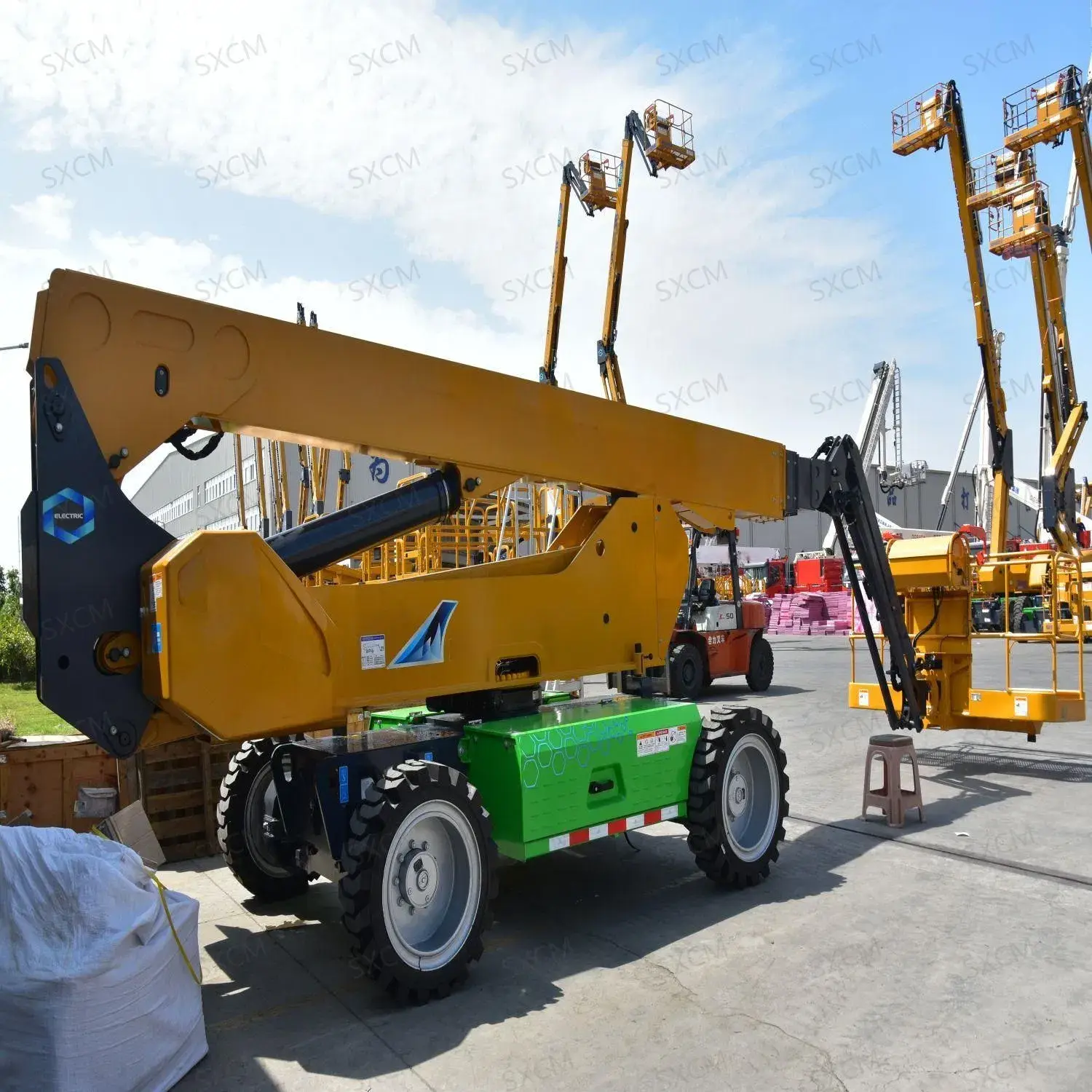 Nền tảng nâng Telescopic Boom đáng chú ý với chiều cao làm việc 22m và tải trọng đánh giá 460kg