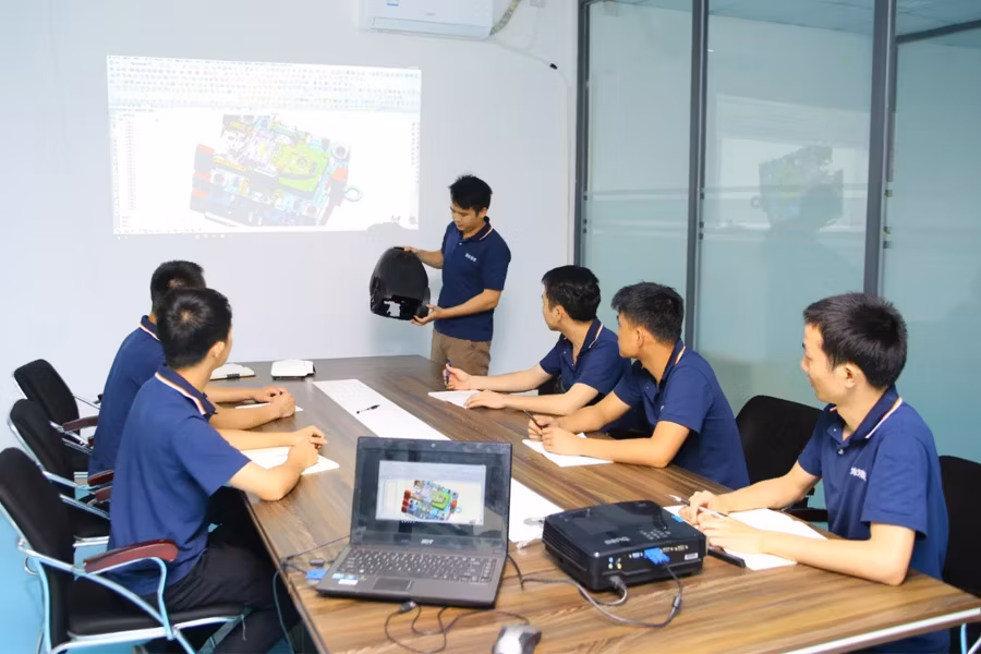 Khuôn nhựa đa sắc sắc cho việc sản xuất máy khoan di động hình ảnh 24-description