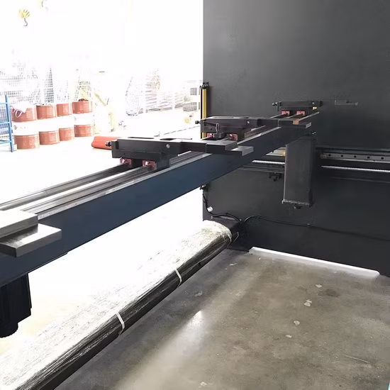 Máy Bẻ Tôn Thủy Lực CNC 200ton và Máy Ép Kim Loại với Hệ Thống Delem Da53t/58t/66t/69t