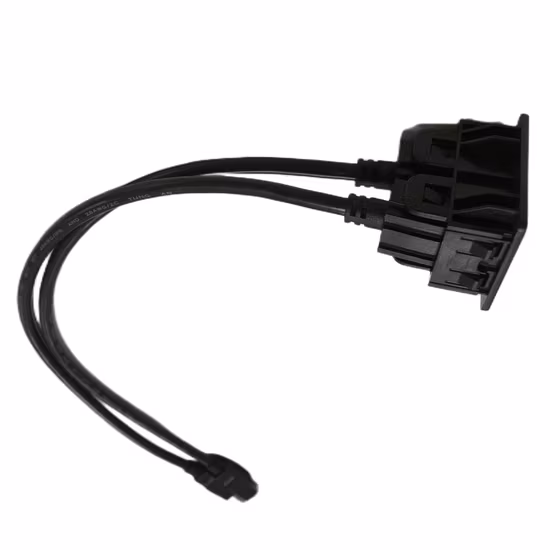 Thiết kế cáp USB được lắp trên bảng điều khiển ô tô theo yêu cầu cá nhân