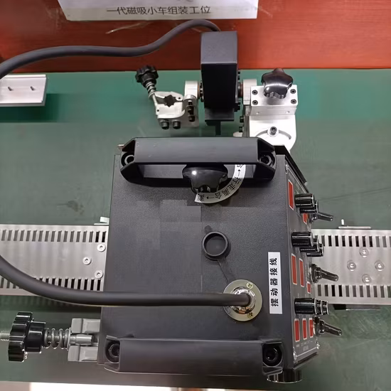 Máy hàn bồn di động tự động hoạt động trên đường ray thẳng và sử dụng công nghệ từ tính