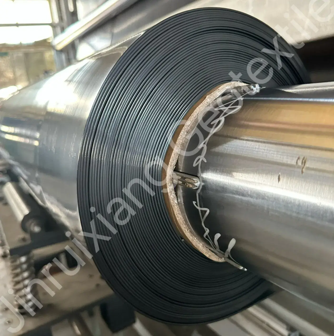 Màng địa HDPE 2mm chất lượng cao từ nhà sản xuất, phục vụ dự án xử lý chất thải ở Thái Lan và Malaysia