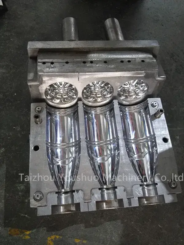Máy thổi khuôn tự động cho các lỗ hổng với bộ nạp preform tối đa - 600ml 3000bph