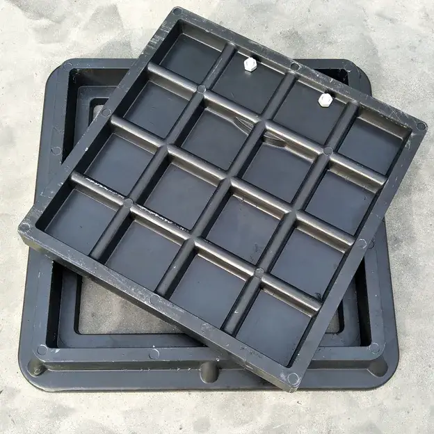 Nắp hố ga vuông FRP kích thước 300X300mm với thiết kế tay kéo