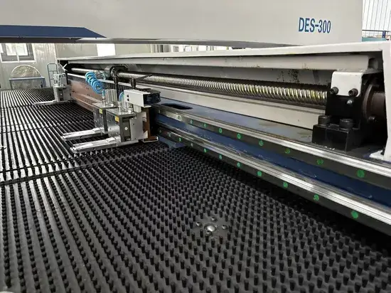 30tons, Máy CNC điều khiển Servo - Giải pháp đột dập tối ưu cho sản xuất kim loại