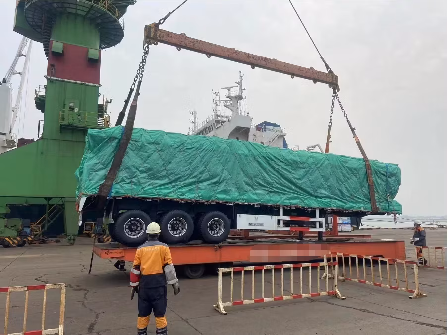 Xe ben nặng trắng chịu lực - Lựa chọn bằng tàu hàng hoặc Roro phù hợp hình ảnh 32-description