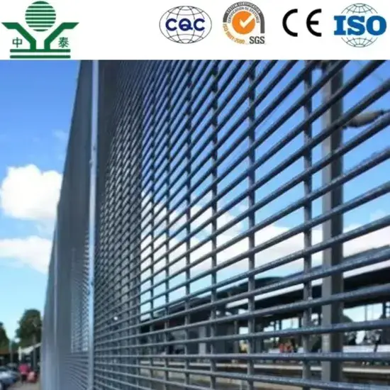 Lưới chống leo 7.62× 1.27cm kích thước 350× 310cm, cột bảo vệ đường sắt 80× 80cm tại Hàng Rào số 358