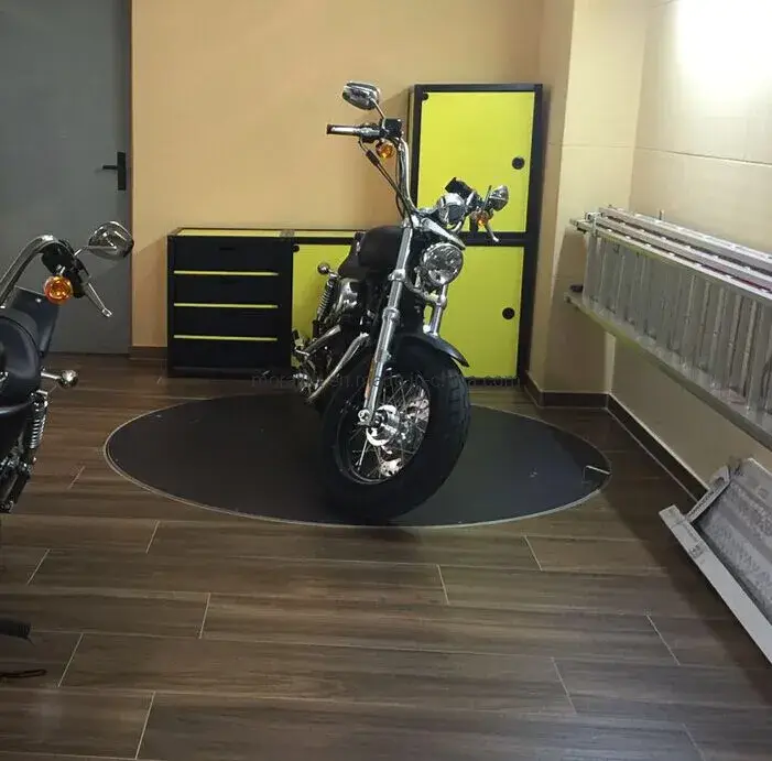 Bàn xoay chụp ảnh ô tô 360 độ tại phòng chụp studio