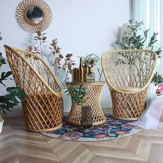 Bộ ghế ngồi ngoại thất cho người với đệm và bàn bistro: Sự lựa chọn hoàn hảo cho không gian ngoại thất